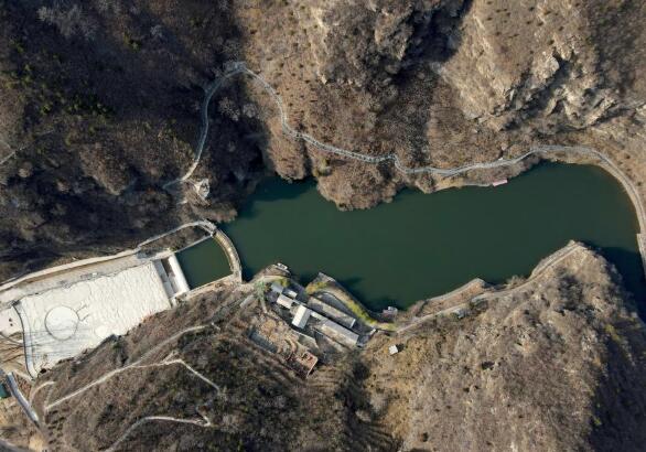 大山&ldquo;夹住&rdquo;的村庄长出了&ldquo;翅膀&rdquo;&mdash;&mdash;京郊小山村的&ldquo;山水经&rdquo;