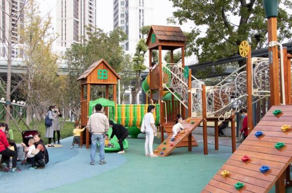 武汉：从&ldquo;见缝插楼&rdquo;到&ldquo;见缝播绿&rdquo;