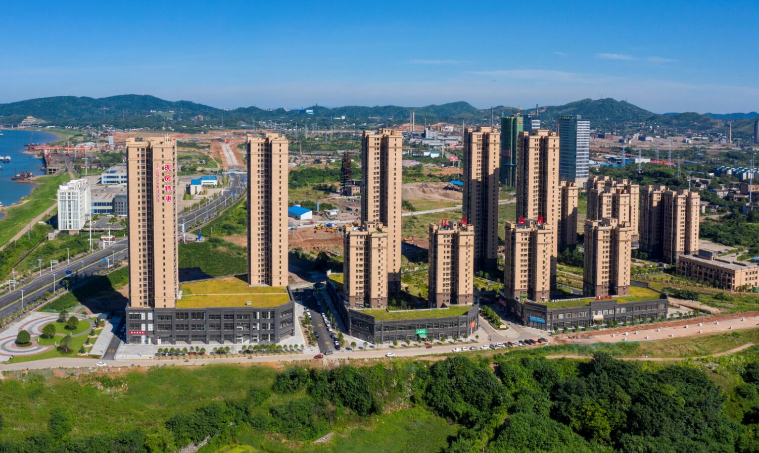 相同的&ldquo;烟囱守望&rdquo; 不同的&ldquo;岁月人生&rdquo;&mdash;&mdash;昔日全国&ldquo;十大污染城市&rdquo;湖南株洲的绿色&ldquo;蝶变&rdquo;