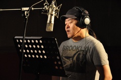 刘欢演唱主题曲《雨中的树》