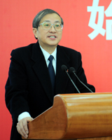 新华通讯社机关党委常务副书记陆骏主持政策解读