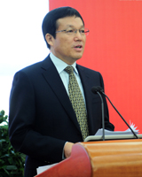 杨鑫就&ldquo;新时期加强和改进群众工作的重点、难点问题&rdquo;发言