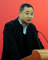 中国井冈山干部学院副院长张友南主持现场论坛