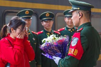 站臺上的別樣婚禮