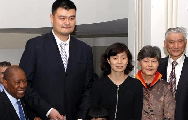 休斯敦熱烈歡迎姚明來休參加球衣退役儀式