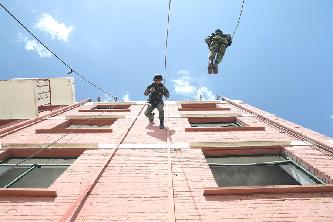 反恐突擊手煉成記