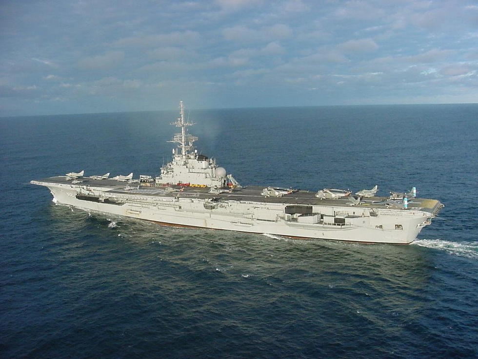 巴西强军动作大:引进鹰狮战机 修航母造核潜