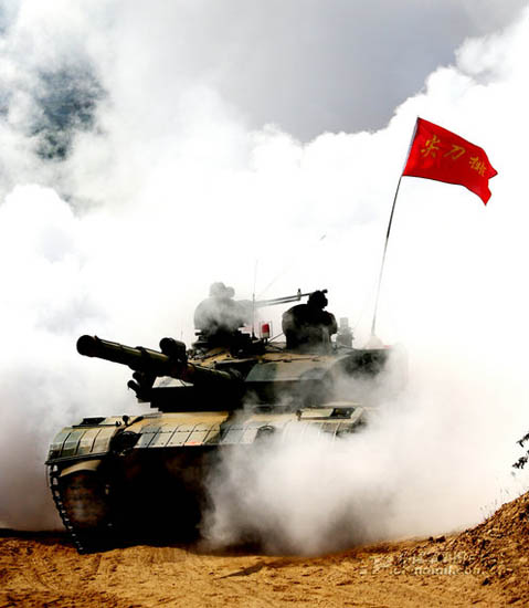 资料图：中国陆军96式改进型坦克。