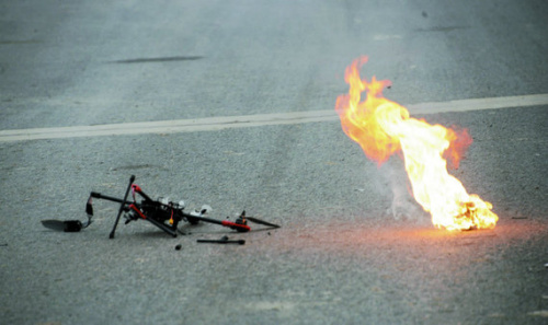 小型无人机被“低空卫士”击落。