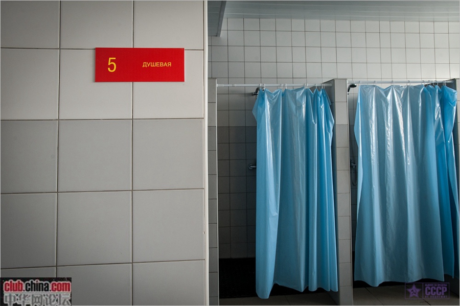 确实差太多！中美俄越军营宿舍内部实拍