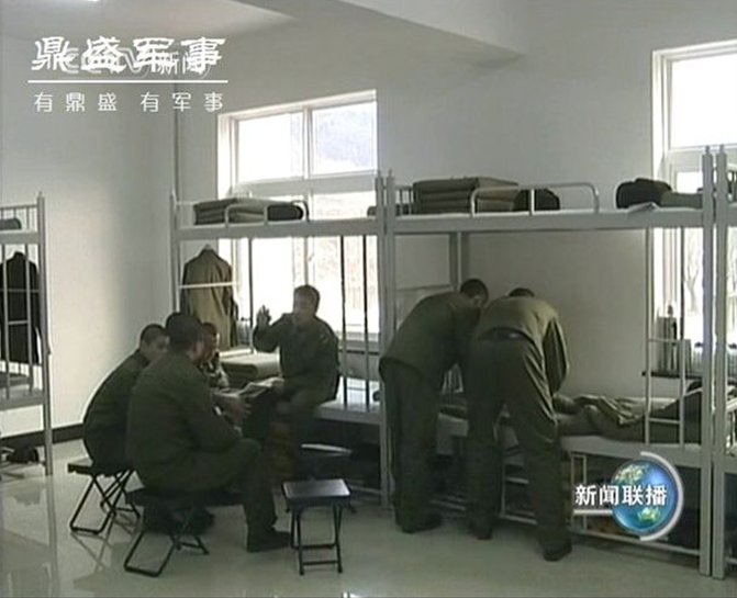 确实差太多！中美俄越军营宿舍内部实拍