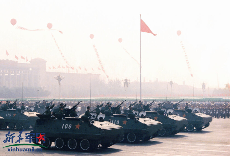 1984国庆35周年阅兵珍贵旧照