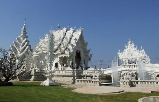 泰国白庙另建洗手间 供非中国旅客使用