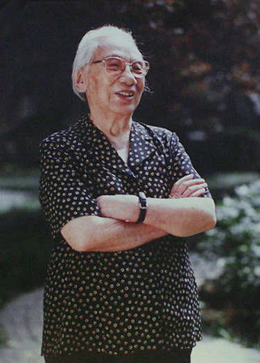 钟月林，1934年10月参加中央红军长征。到达陕北后，正式转为中共党员。