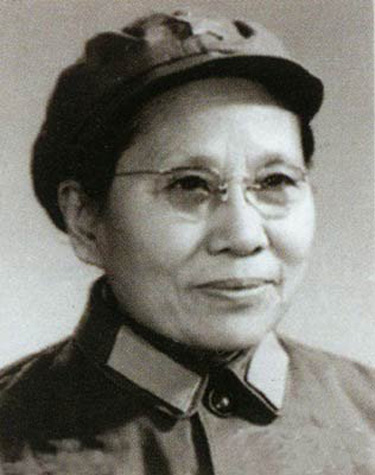 周越华，1934年10月参加中央红军长征。红一、四方面军会师后，随四方面军行动，南下川康边，任四方面军卫生学校政治处主任。1936年10月到达陕北保安。