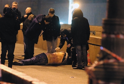 当地时间2月28日，俄罗斯莫斯科，俄前副总理、反对派领袖涅姆佐夫遭枪杀。