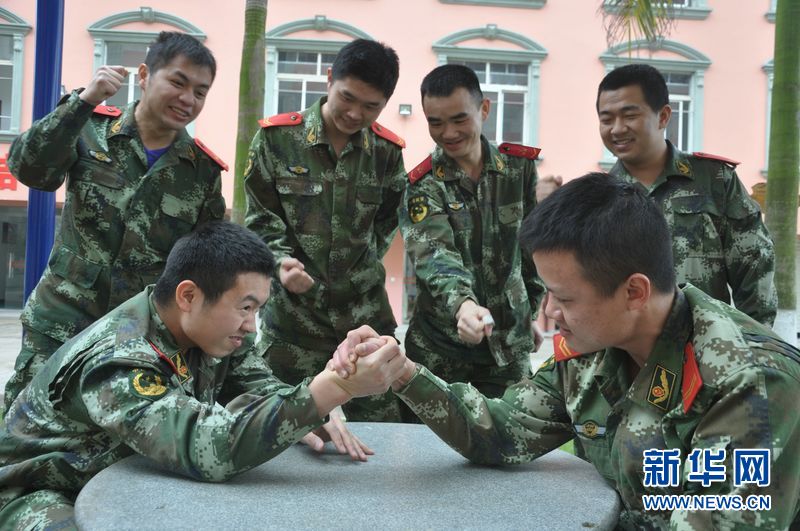 广西贵港边检站开展趣味心理游戏为考学战士减