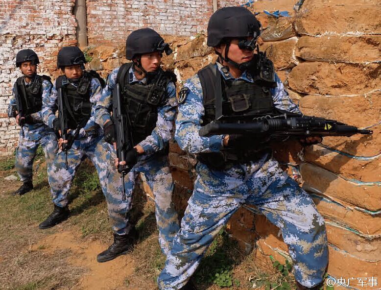 高清:解放军海军特战部队已装备05式&ldquo;战略步枪&rdquo;【2】
