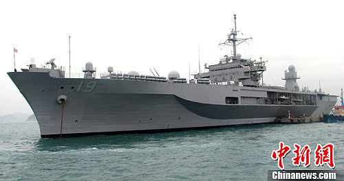 第七舰队旗舰访华中美舰艇举行海上联合军演