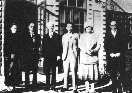 1930年,张学良(右三)、阎宝航(右一)与美国朋友会面