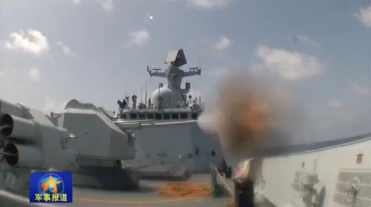 组图:中俄军演实弹开火 准确命中水上水下目标 