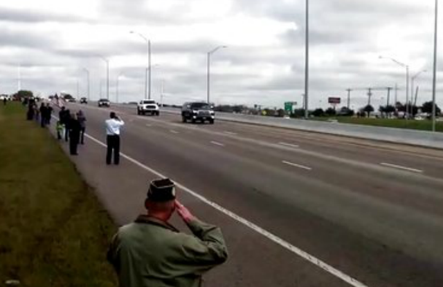 美国如何捍卫英雄荣誉:上升到法律 大力宣传