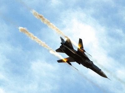 俄罗斯苏-24战机演习的资料照片。图/CFP