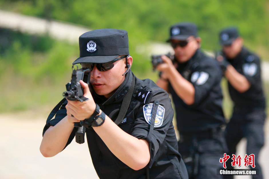 济南特警黑豹突击队反恐练兵