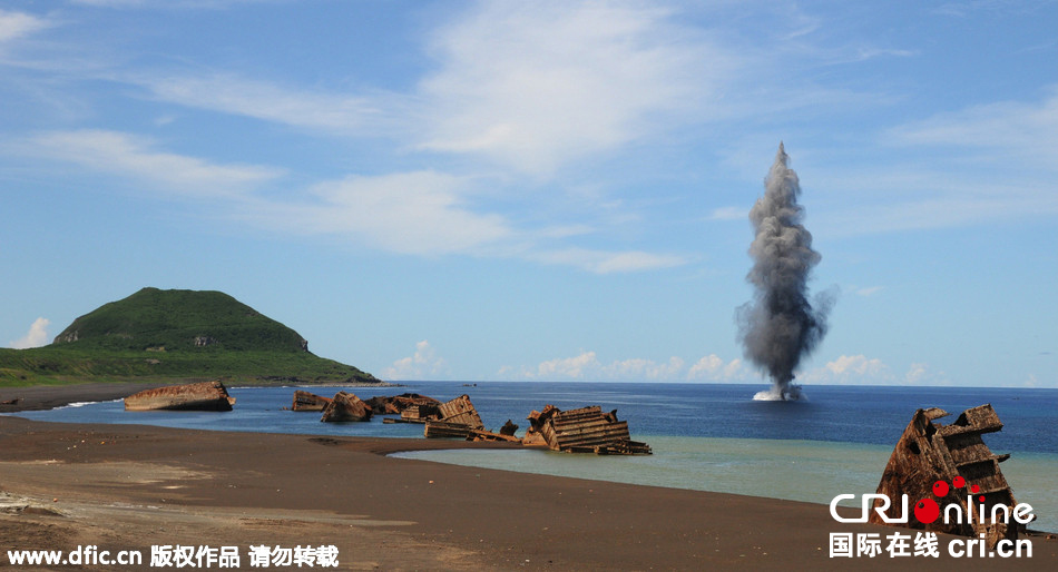 日本自卫队进行海上扫雷训练 数百队员参加(高
