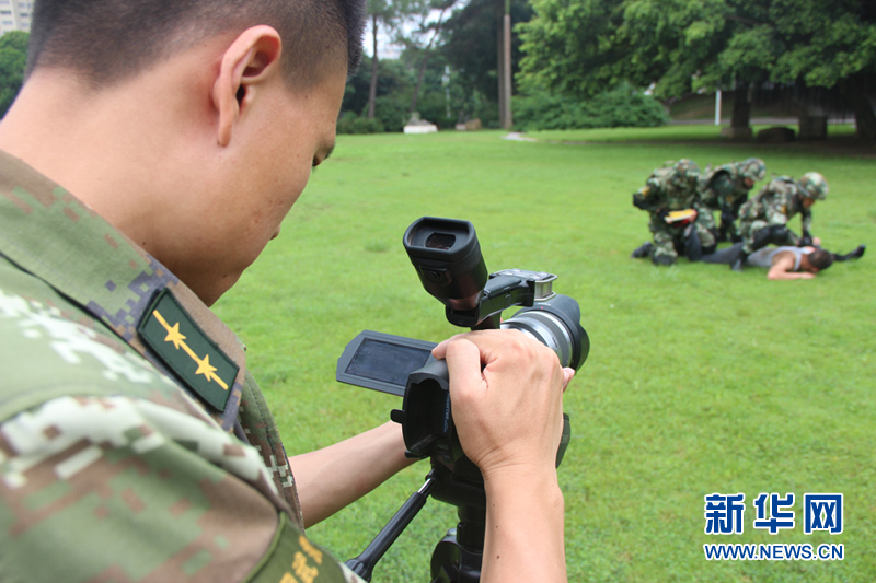 广西边防总队训练基地拍摄教学视频 指导实战