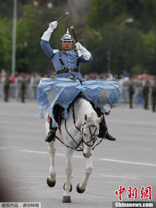 【图刊】盘点各国阅兵式上的神技能