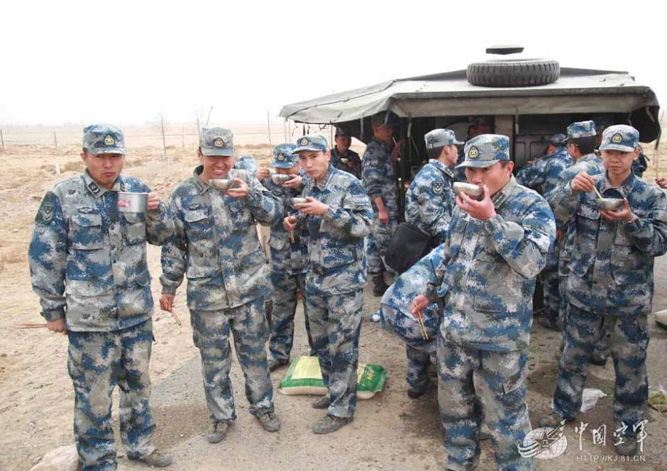 风餐露宿已成常态。