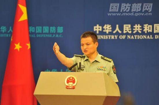 国防部发言人杨宇军答记者问