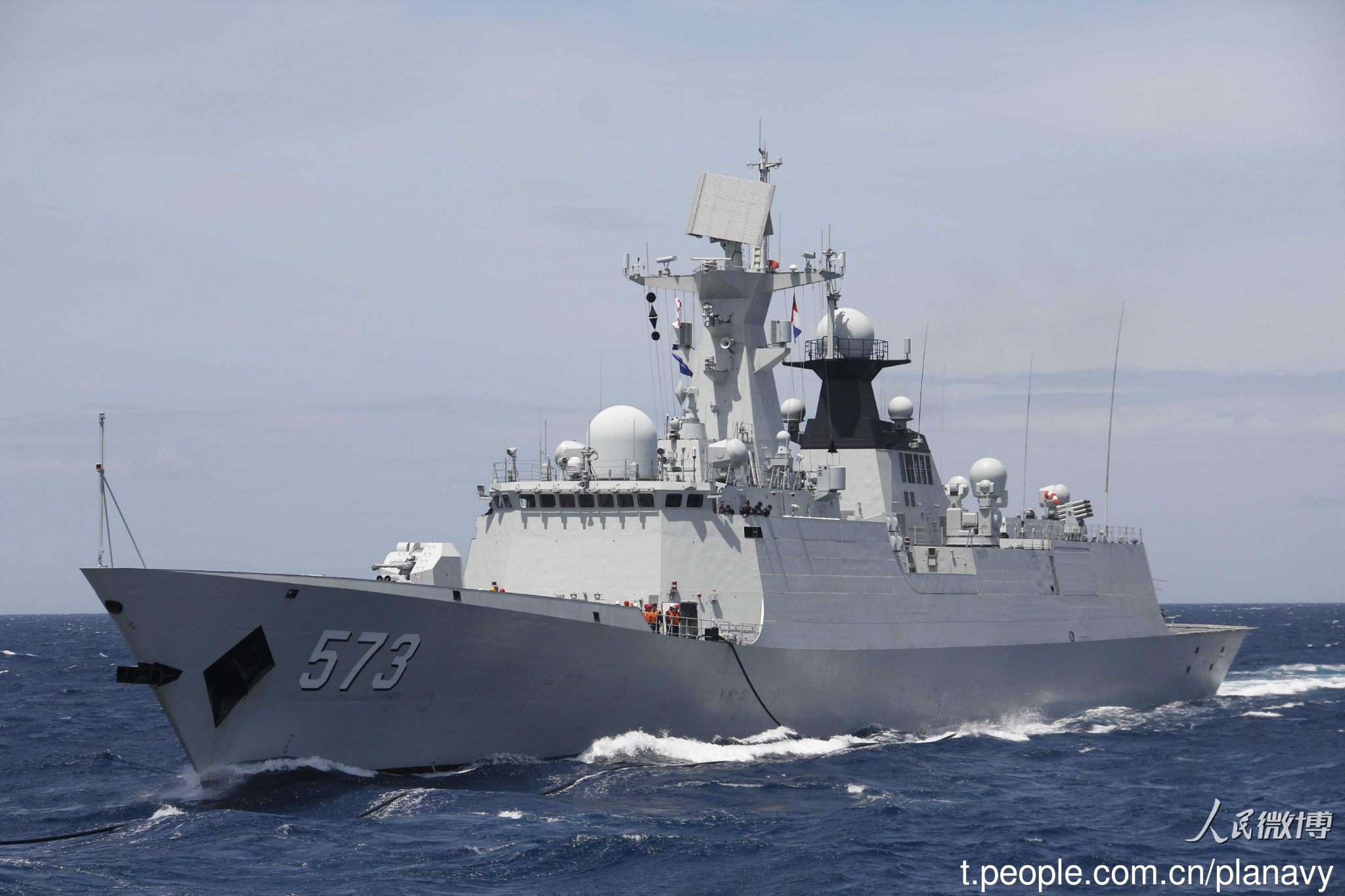 高清:海军第21批护航编队起航 2艘新型护卫舰上阵