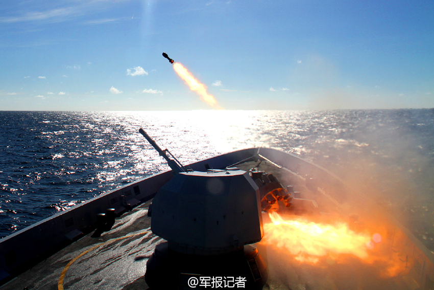 高清:南海舰队驱逐舰支队实射多型导弹鱼雷【2】