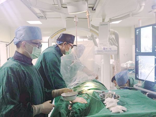 解放军第306医院一天治疗5例脑血管狭窄