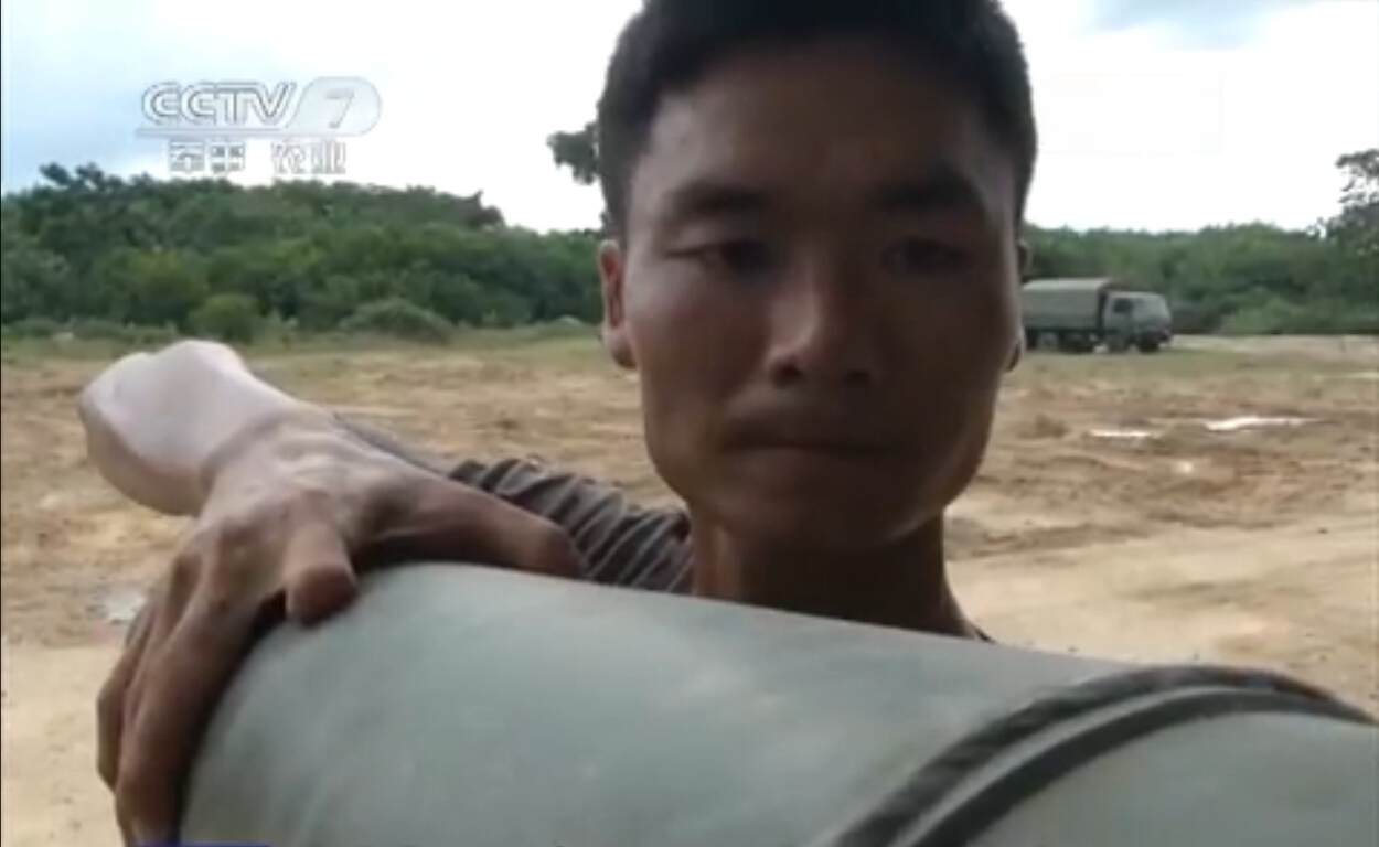 七指神炮手:右手仅剩两指 操作坦克发发命中(图)