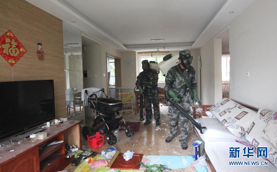 （天津港&ldquo;8&middot;12&rdquo;事故）（3）国家核生化应急救援队进入居民区进行洗消作业