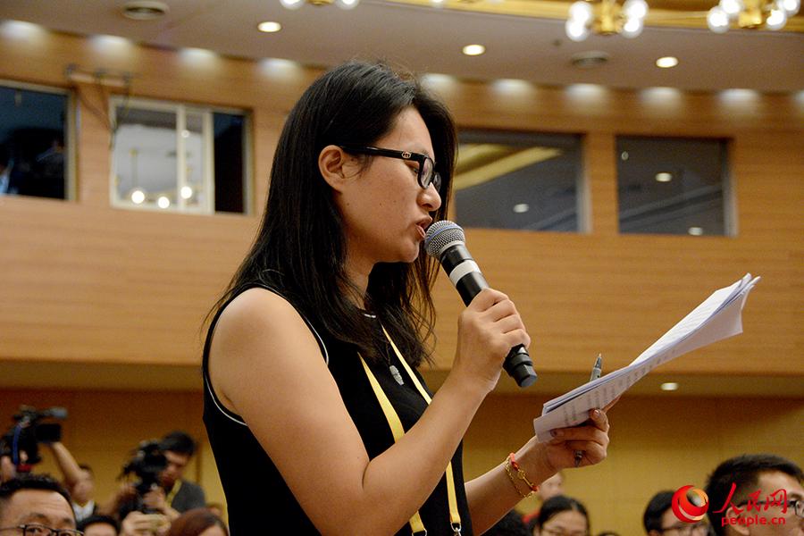 香港文汇报记者提问。