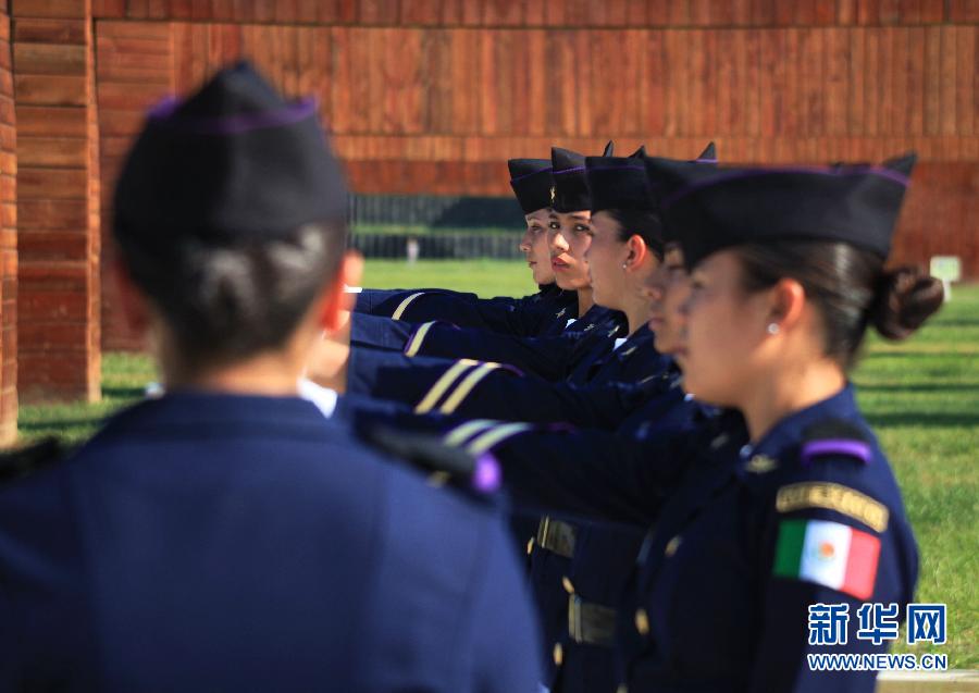 8月28日，墨西哥参阅方队在外军阅兵训练基地进行训练。