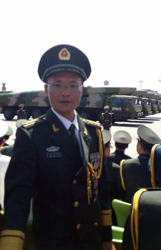 公方彬:阅兵装备“三级跳”支撑大国道路