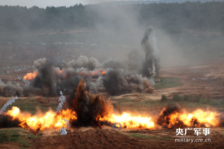 海军陆战队丛林-2015实兵实弹演习举行