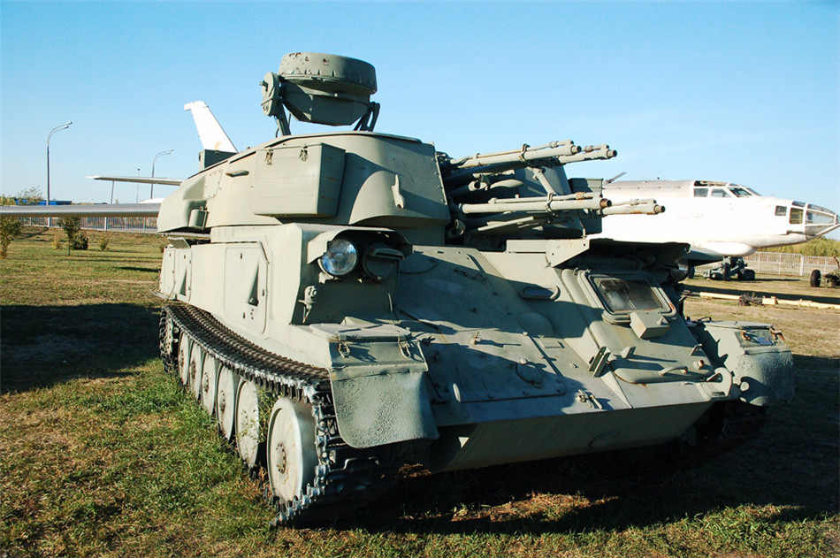 俄罗斯3CY-23-4式23毫米四管自行高射炮系统