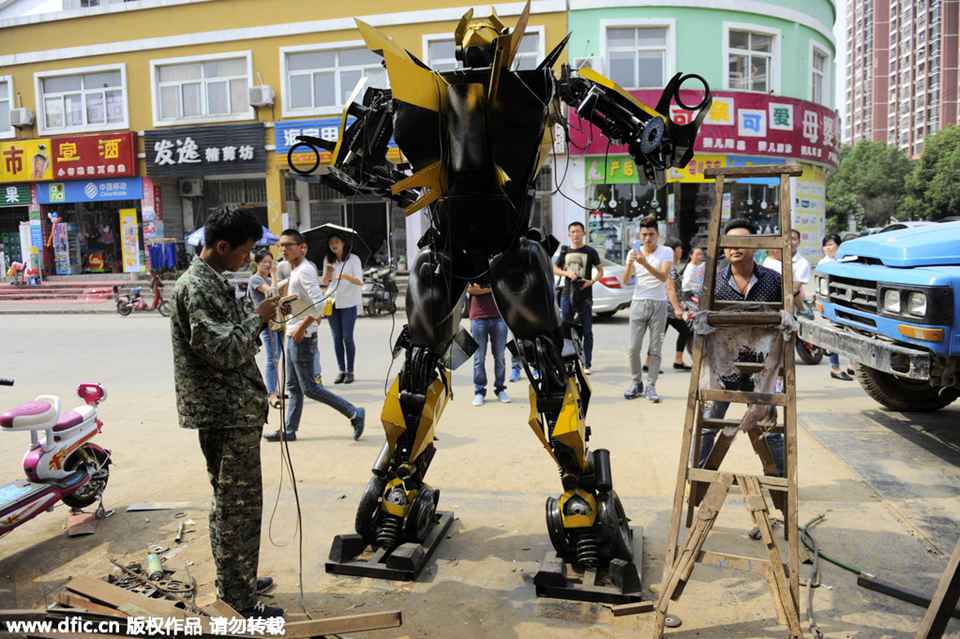 合肥小伙自制2.5米&ldquo;大黄蜂&rdquo; 曾1万卖掉&ldquo;擎天柱&rdquo;