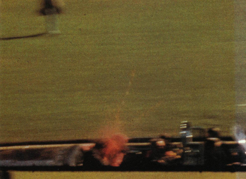 4.1963年11月22日12：30左右，枪击发生瞬间。