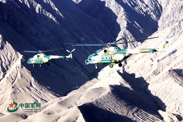 某陆航旅大漠训练:盘旋在飞行禁区的低空铁翼