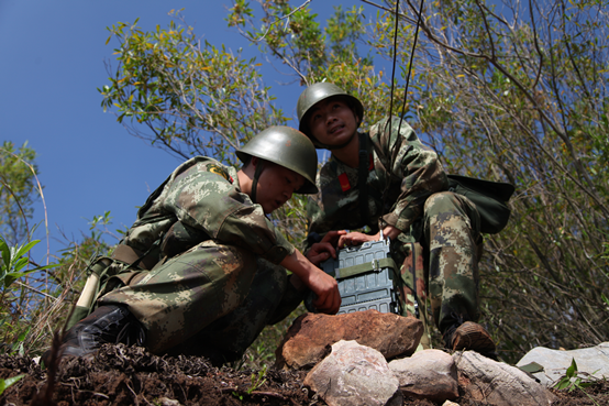 直击:武警8754部队打造武警野战军