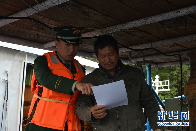 江苏弶港边防派出所开展辖区海上整治行动