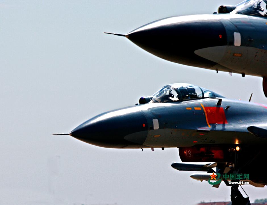 中国战机唯美瞬间:歼15航母起飞扑面而来
