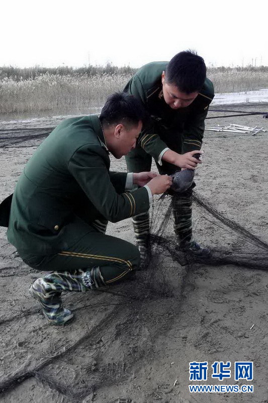 江苏盐城弶港边防派出所开展冬季守护行动 严